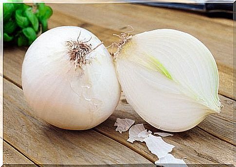 Onions remove excess mucus from the body 