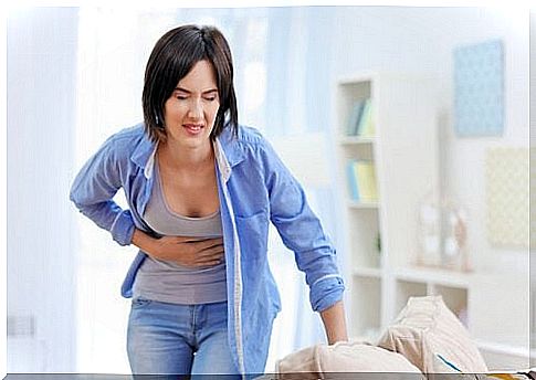 Signs that your liver is intoxicated, such as abdominal pain