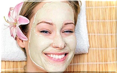 Egg masks to beautify the skin with moisturizing effects