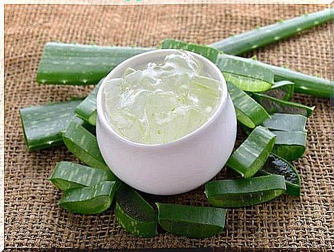 Aloe vera included in natural remedies for droopy eyelids