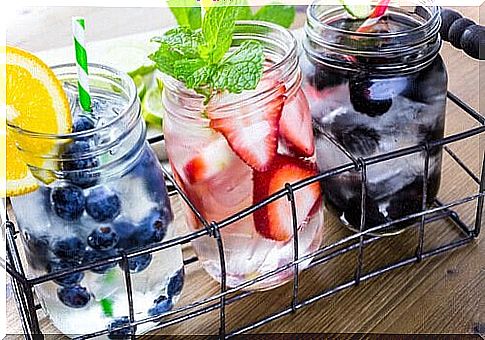 Tricks to drink water more often with fruit