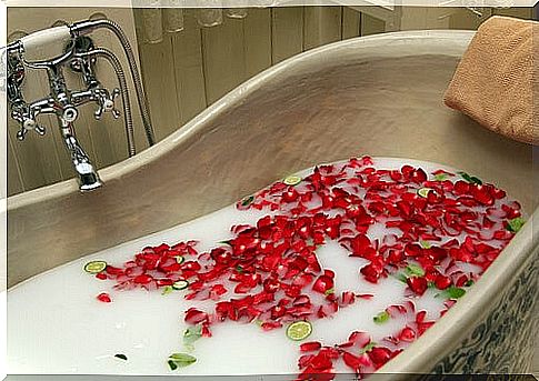 A relaxing bath helps you get rid of the stress in your life