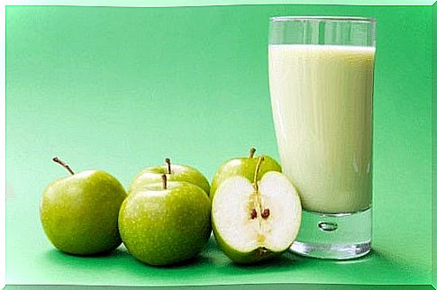 Drinks that speed up the metabolism with apples