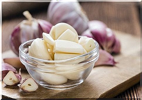 Garlic treats abnormal vaginal secretions