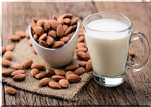 Almond milk for children: advantages