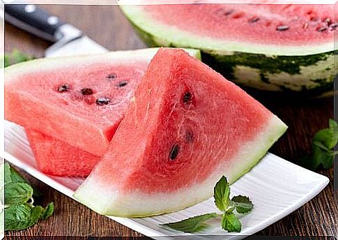 Watermelon detoxifies the bladder