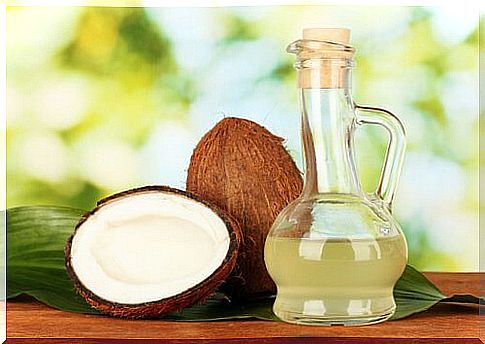 Coconut oil eliminates lice