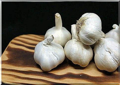 Garlic remedies for healthy and clean lungs