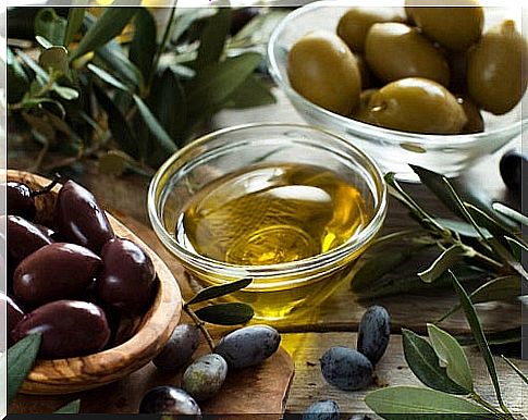 Get rid of abdominal fat with olive oil