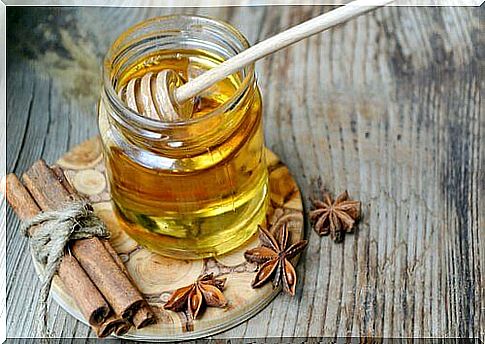 Hot water with honey is a very healthy drink