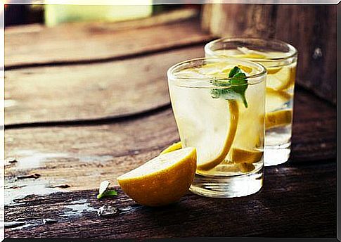 Warm water with lemon: benefits for the body