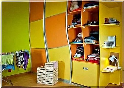 Storage spaces in the child's bedroom