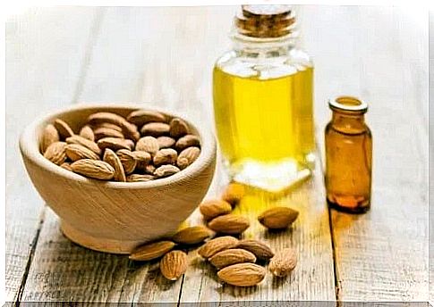 Almond oil to get rid of bags under the eyes