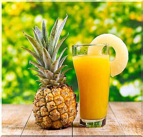 Drink pineapple juice to remove kidney stones