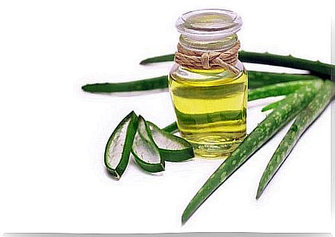 Recipes for natural cleansers with aloe vera and almond oil