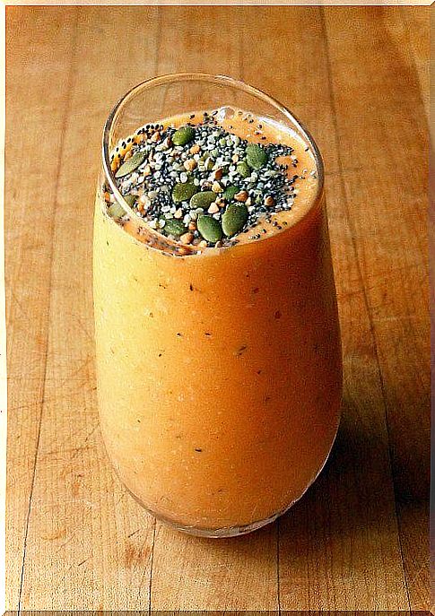 Vitamin-rich carrot and orange smoothie