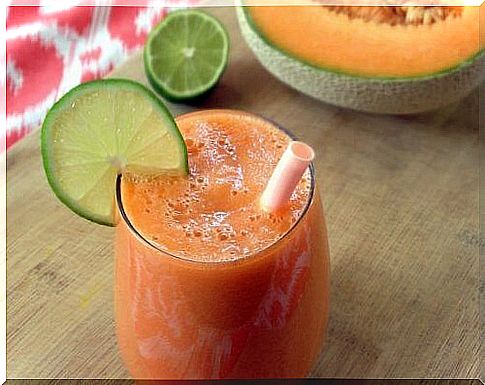 Smoothie with carrots and watermelon for breakfast