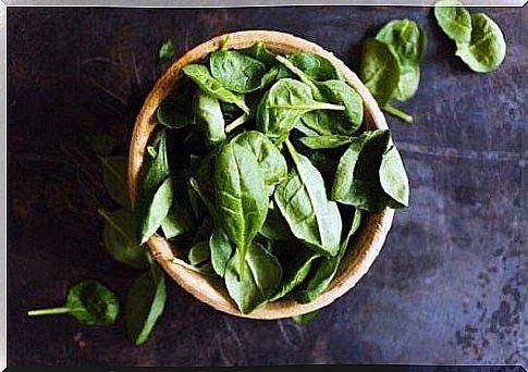 Eye health foods with green leaves