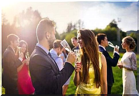 Weddings talking in a garden