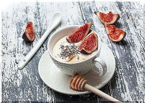 Treat constipation with a fig smoothie