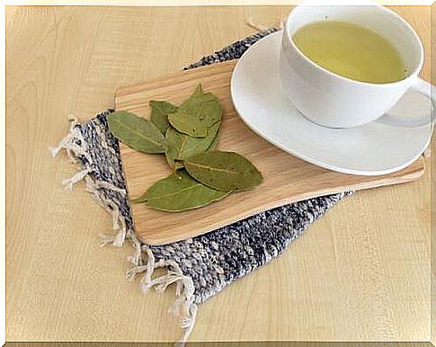 Treatment for diabetes with dried bay leaves