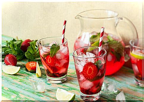 Strawberry detox water recipes