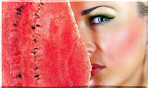 Among other things, watermelon peel keeps your face clean